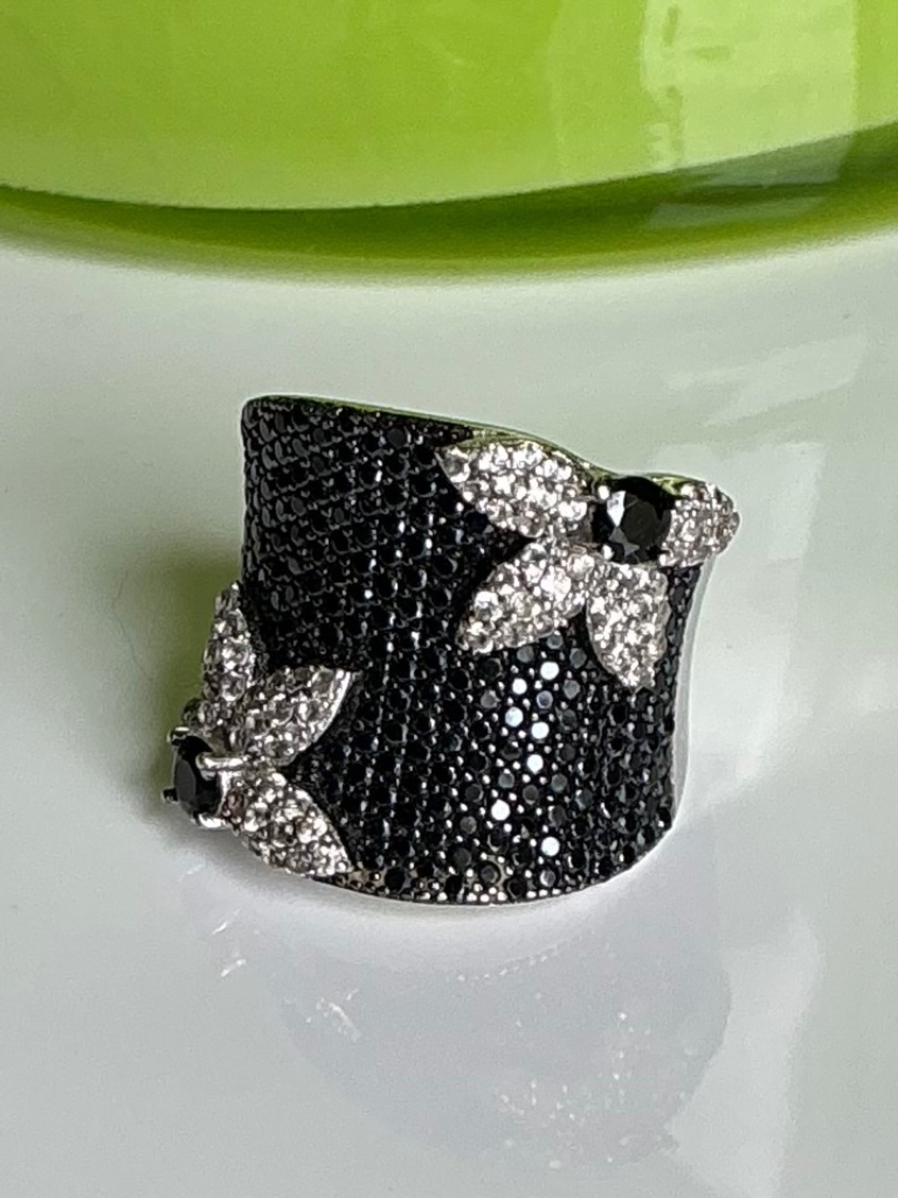 Micro Pave Black Spinel & White CZ Flower Sterling Silver Domed Ring Size 5.75 - Picture 11 of 16